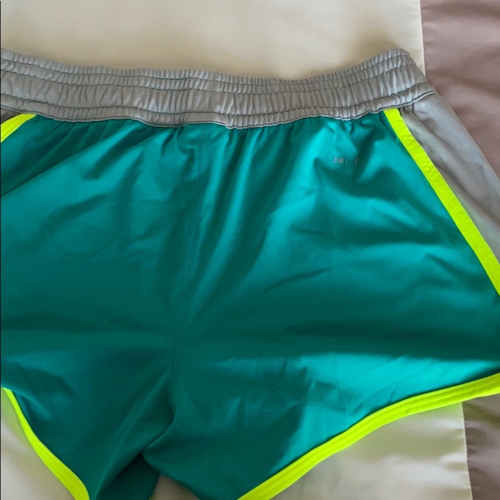Nike shorts - Picture 3 of 3